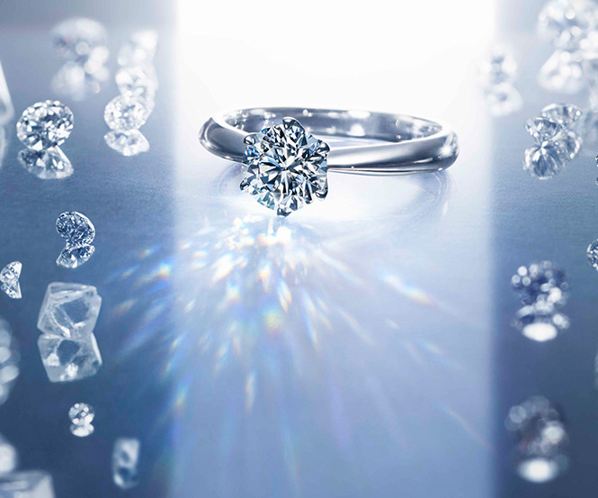 ダイヤモンドの輝きが美しいプロポーズリング
