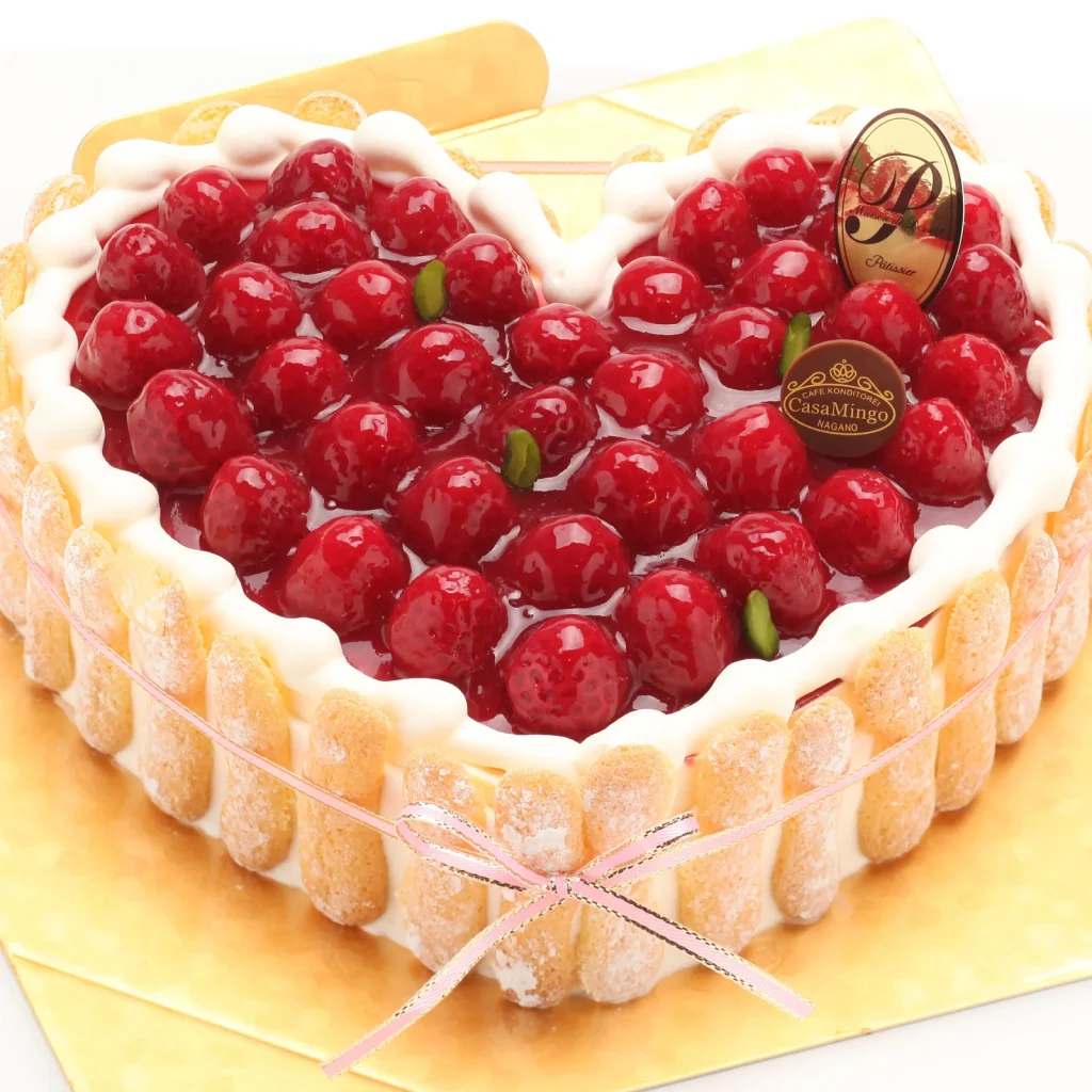 記念日におすすめの赤いハートケーキ