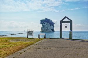 石川県のプロポーズスポットとして人気の恋路海岸・弁天島