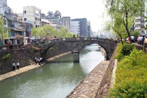 長崎県のプロポーズスポットとして人気の眼鏡橋