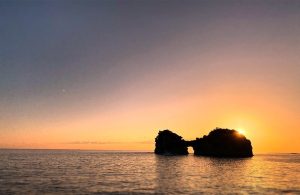 和歌山県のプロポーズスポットとして人気の円月島
