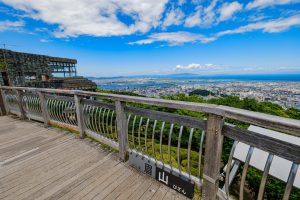 徳島県のプロポーズスポットとして人気の眉山山頂展望台