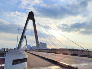 石川県のプロポーズスポットとして人気の恋人の聖地　サンセットブリッジ内灘