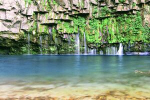 鹿児島県のプロポーズスポットとして人気の雄川の滝