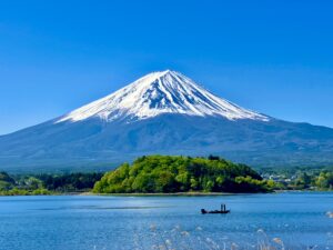 山梨県のプロポーズスポットとして人気の河口湖畔