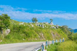 山口県でプロポーズスポットとして人気の秋吉台カルスト展望台