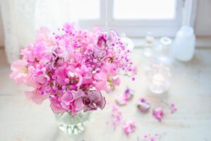 プロポーズのプレゼントに最適なピンクのスイートピーの花束